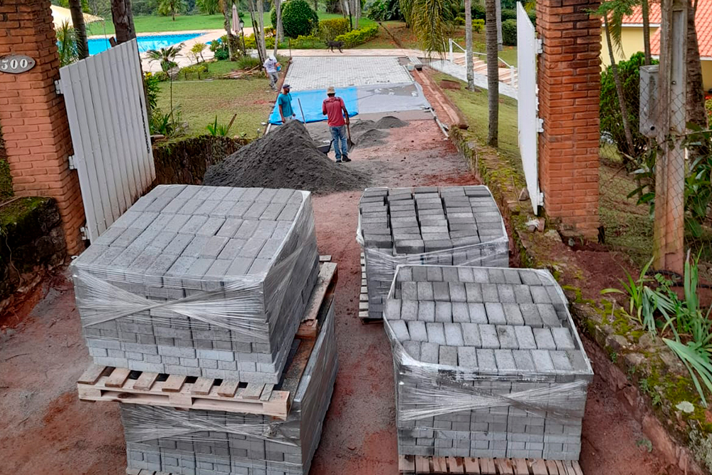 Descubra por que usar pisos intertravados em seu projeto. Escolha qualidade e durabilidade que só a Arcovan tem!