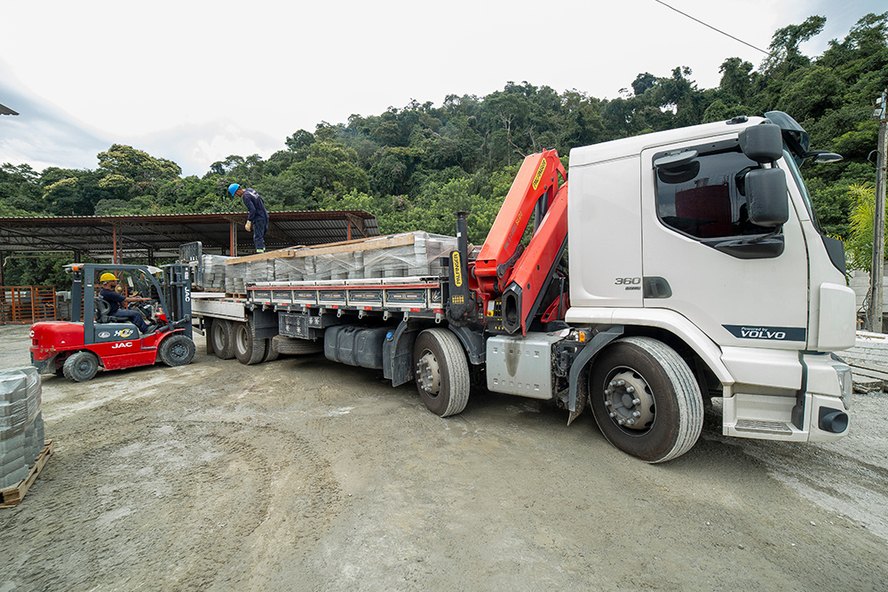 Saiba como avaliar qualidade, entrega e atendimento ao escolher um fornecedor de concreto pré-moldado. Conheça a expertise da Arcovan.