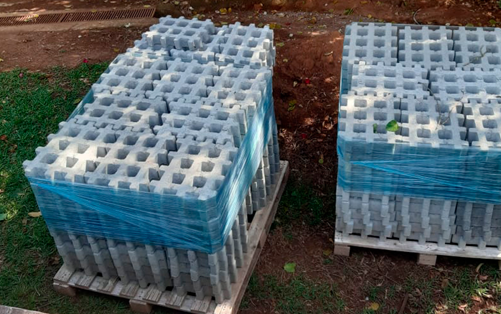 Pisograma de concreto: solução permeável, durável e sustentável para estacionamentos e projetos urbanos. Conheça agora.